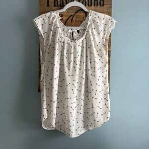 LC Lauren Conrad White Black Heart Arrow Print Blouse Bow